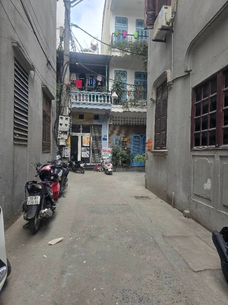 Bán nhà Tô Hiệu Hà Đông, DT 40m2x6T, giá 10.5 tỷ, nhà đẹp ở ngay